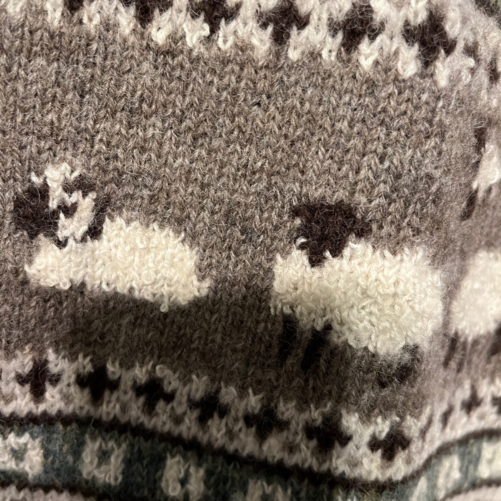 Woolrich sweater, size medium, great condition, smoke free pet free home - Picture 6 of 9